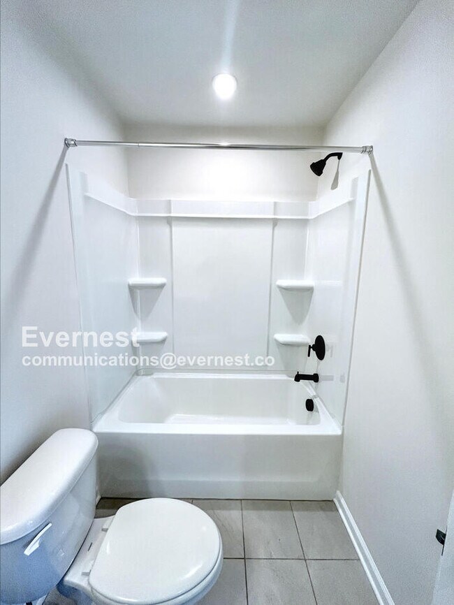 Building Photo - 3-Bed/ 2.5-Bath Townhouse/ Available Soon!