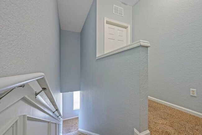 Building Photo - TH130 - Townhome near all major attractions