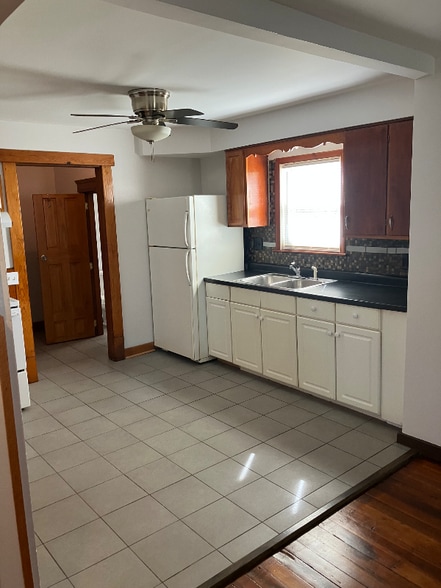 Building Photo - 0 Oakwood Ave