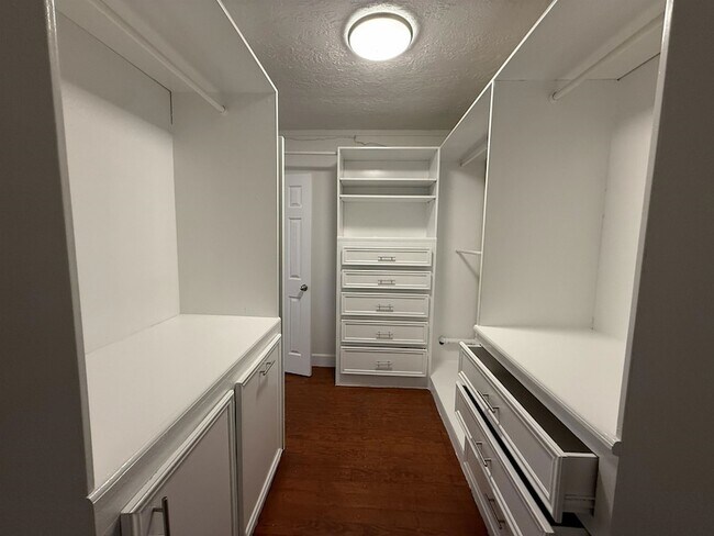 Building Photo - 2504 Pecos St
