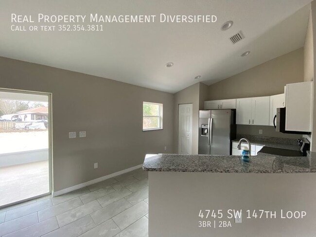 Building Photo - 4745 SW 147 Loop