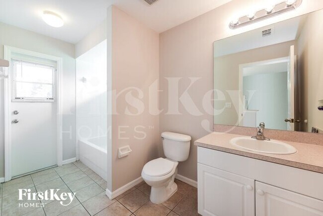 Building Photo - 740 Nina Ave S