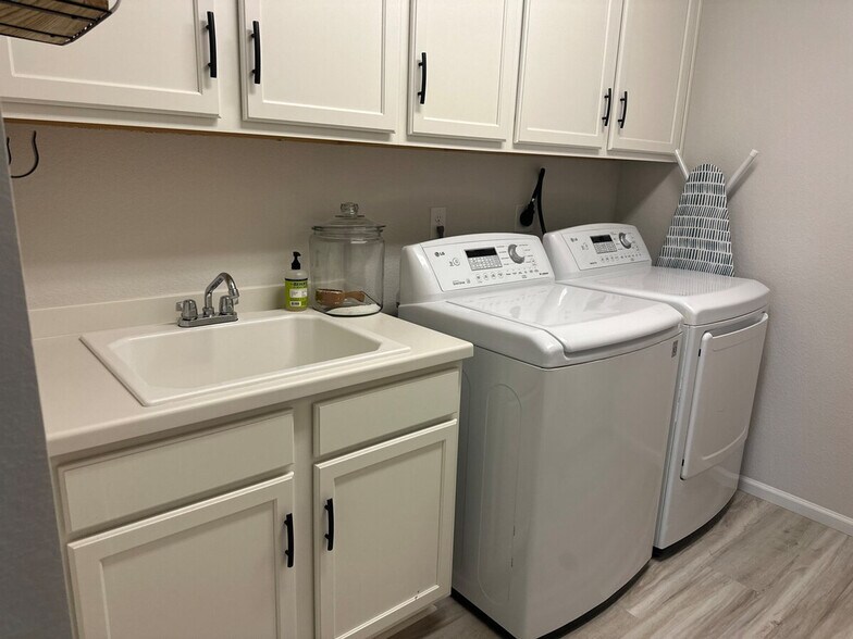 Building Photo - 3468 Arlen Way