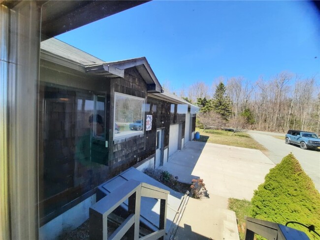Building Photo - 5476 Stone House Rd
