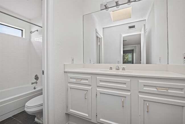 Building Photo - 1344 Chardonnay Dr