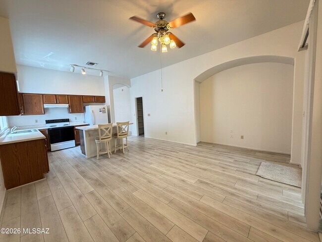 Building Photo - 8852 E Desert Verbena Pl