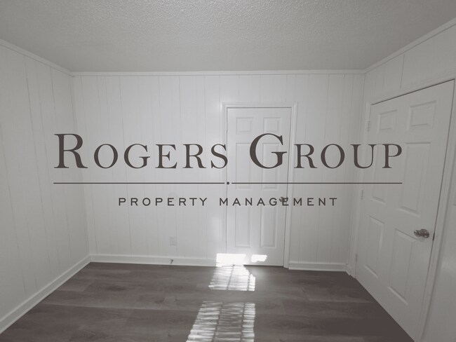 Building Photo - #450 - 109-111 Carter St Duplex