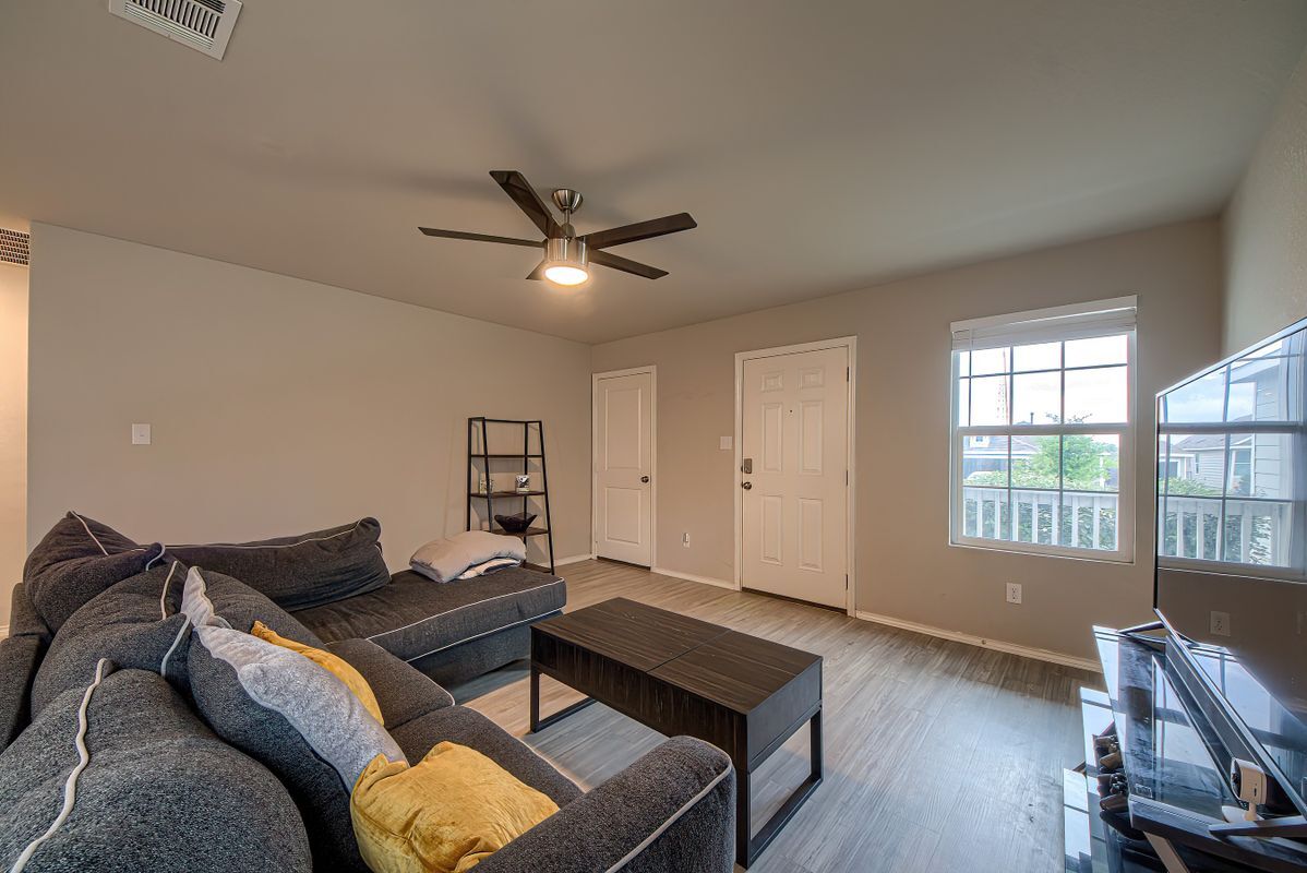 Building Photo - 14014 Homestead