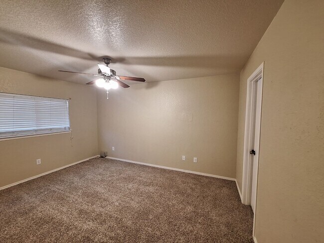 Building Photo - Bridgewood Corner Lot