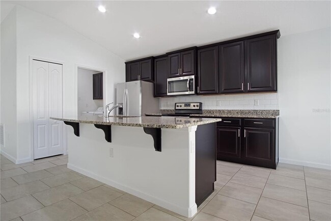 Building Photo - 2034 Honeybell Ave