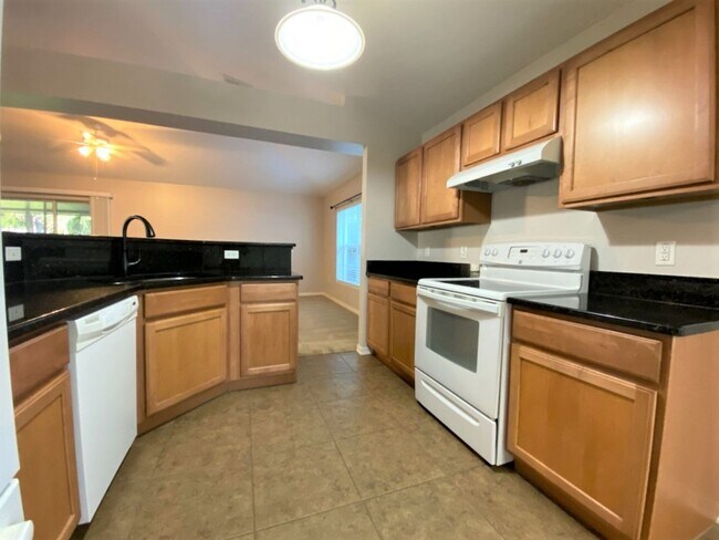 Building Photo - Beautiful 3 bedroom Port Orange Home!