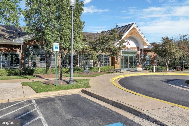 Building Photo - 111 Chevy Chase St