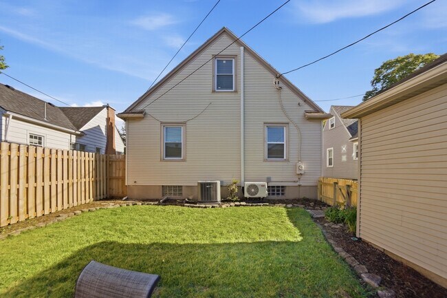 Building Photo - 1028 Colwick Dr