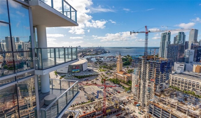 Building Photo - 851 NE 1st Ave