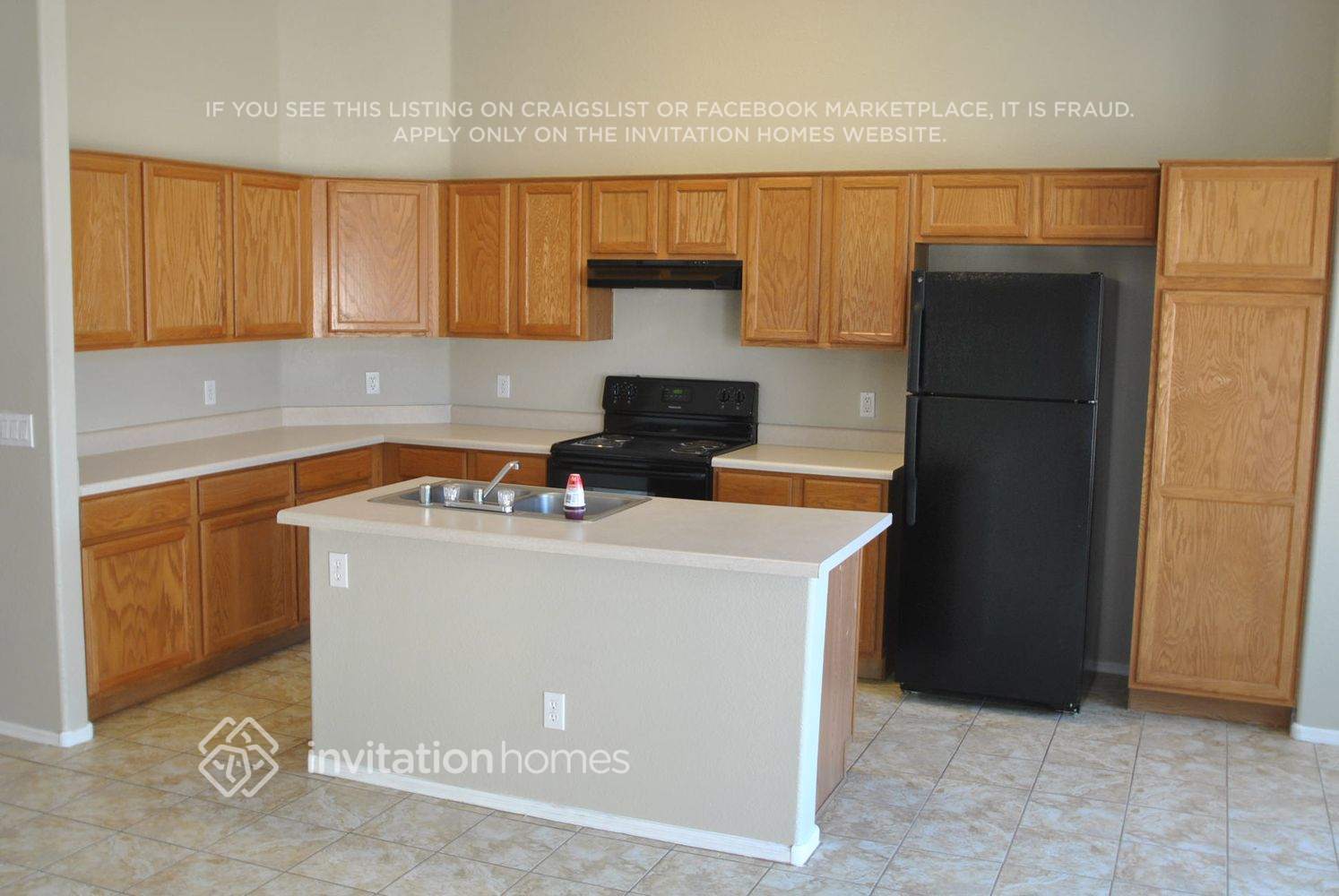 Building Photo - 15915 W Smokey Dr