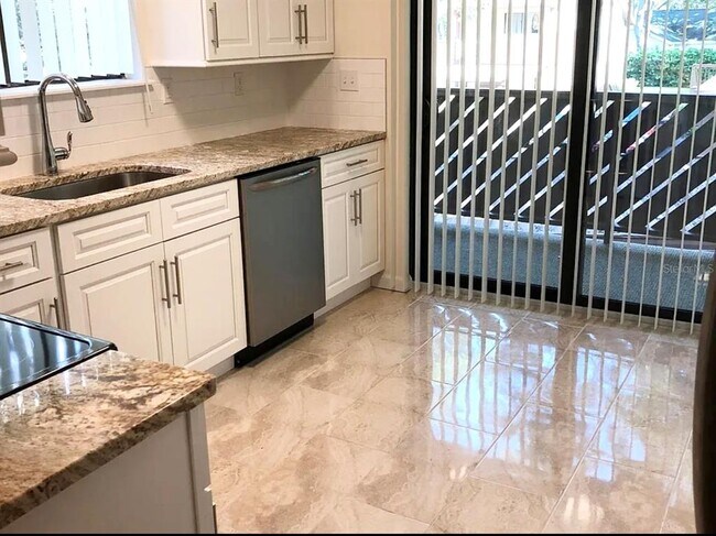 Building Photo - 510 Mistletoe Ct