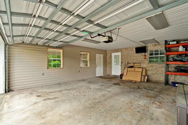 Building Photo - 330 Boggy Hollow Rd