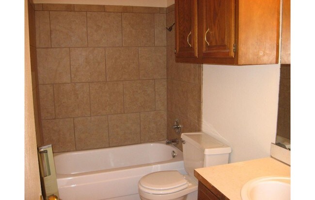 Typical Bathroom - 1500-1510 Janda Rd