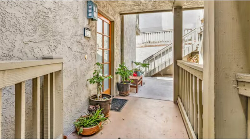 Building Photo - 3975 Hortensia St