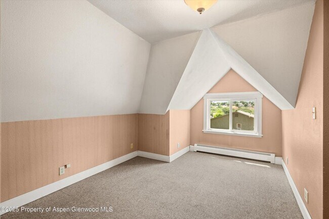 Building Photo - Charming Single Family Home in Rifle for Rent