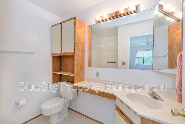 Building Photo - 112-12 Turtle Creek Rd