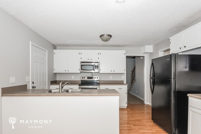 Building Photo - 3390 Summerfield Dr