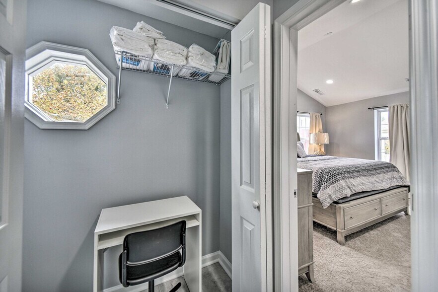 Building Photo - 740 W 31st St