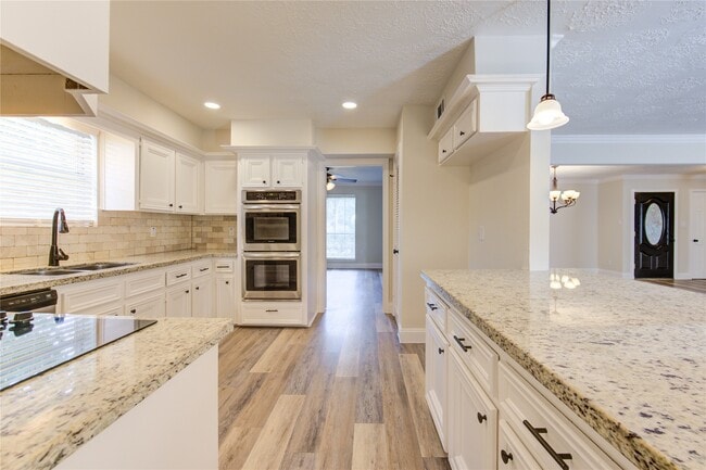 Building Photo - 9115 Taidswood Dr