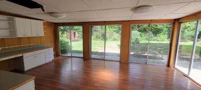 Building Photo - 4/2 (Madison Park) Nice home in quiet neighborhood