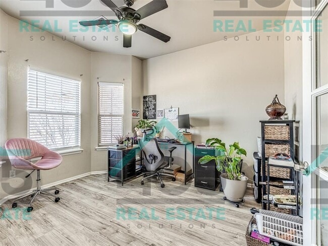 Building Photo - Amazing Rental in Choctaw