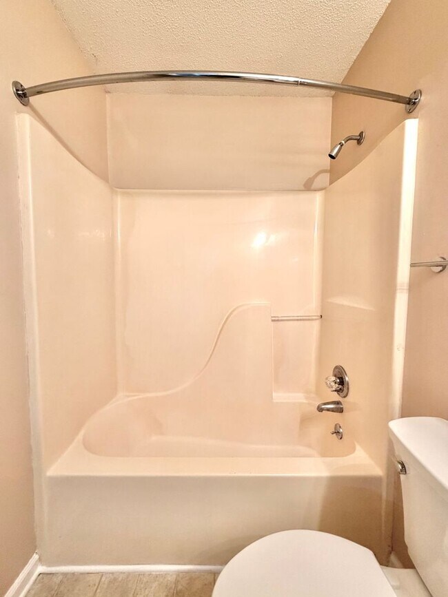 Building Photo - 1215 Marla Dr