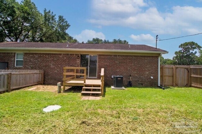 Building Photo - 4630 Bellview Ave