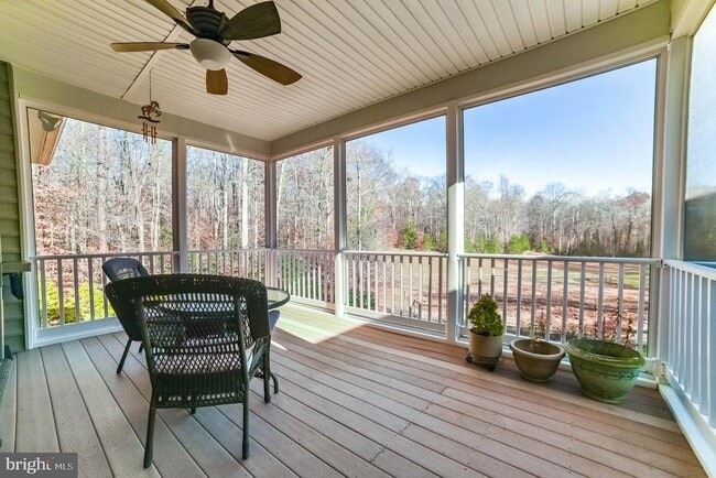 Building Photo - 24900 Fox Run Ln