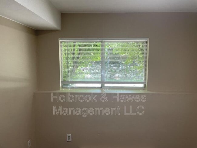 Building Photo - 4531 Boardwalk Dr