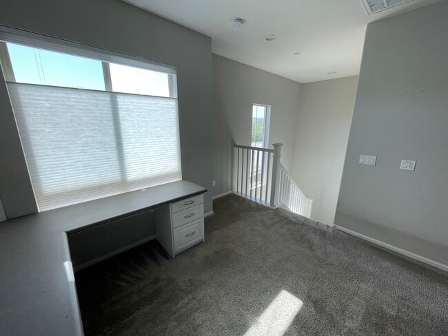 Building Photo - 8850 Olive Ln