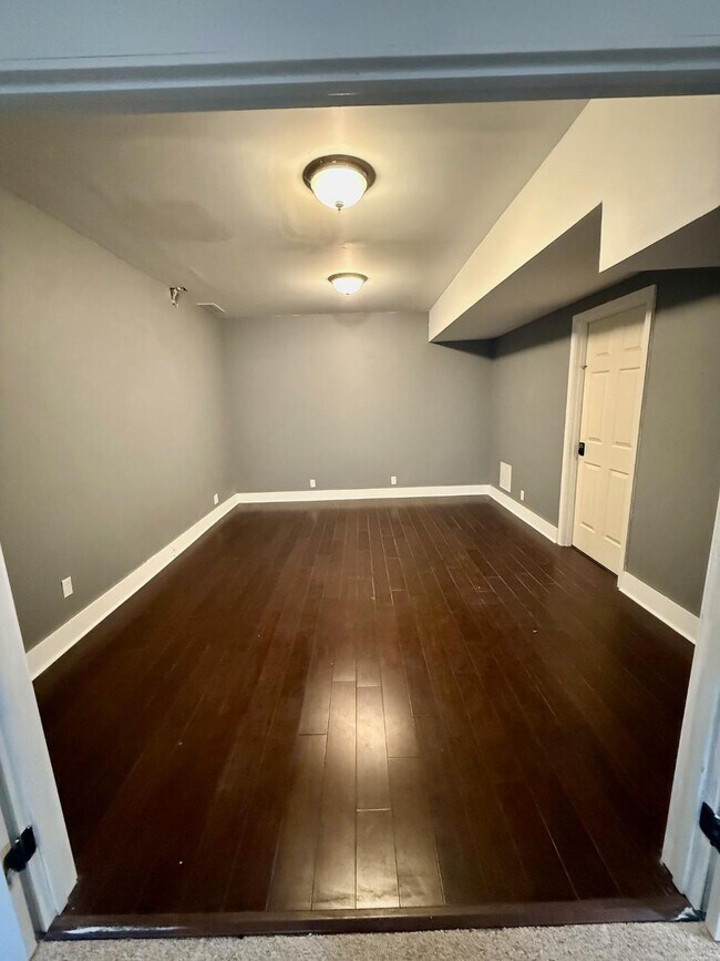 Building Photo - 800 Palomino Ln