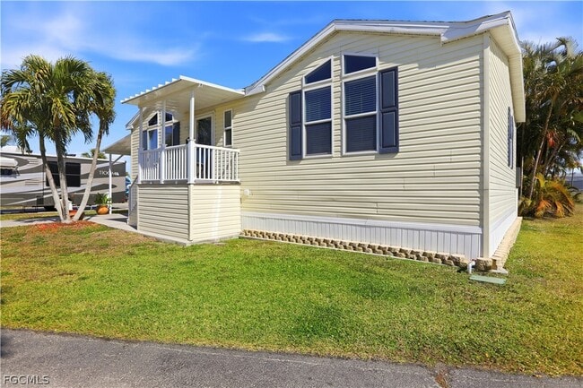 Building Photo - 158 Nanaimo Trail