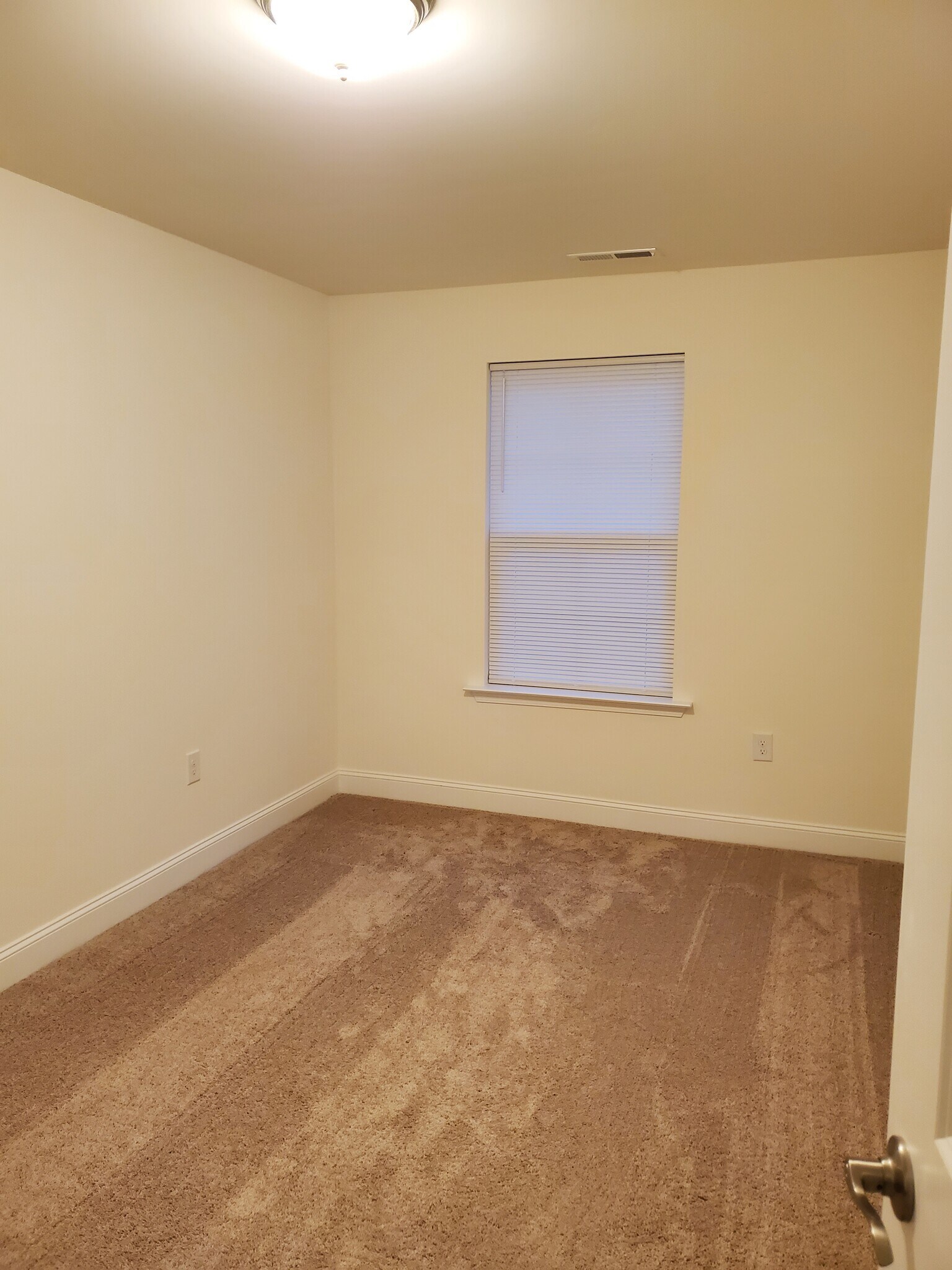 Building Photo - 1013 Channel Drop Dr
