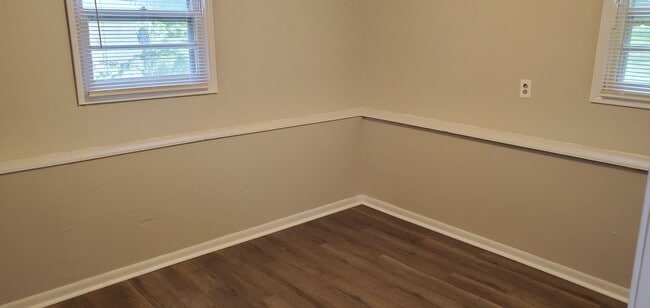 Building Photo - 3 bd, 2 ba house N cental Columbia, near V...