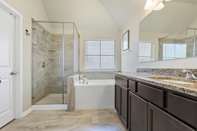 Building Photo - 2000 Bleeker Cv