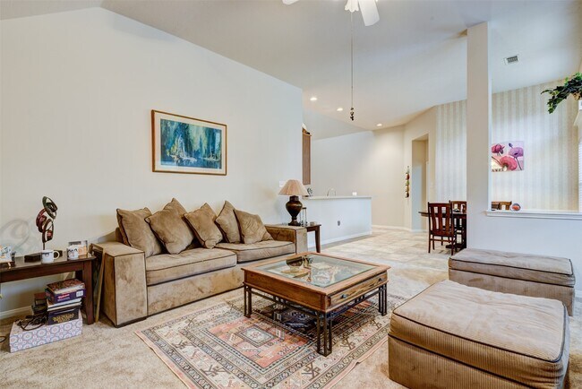 Building Photo - 9022 Westwillow Dr