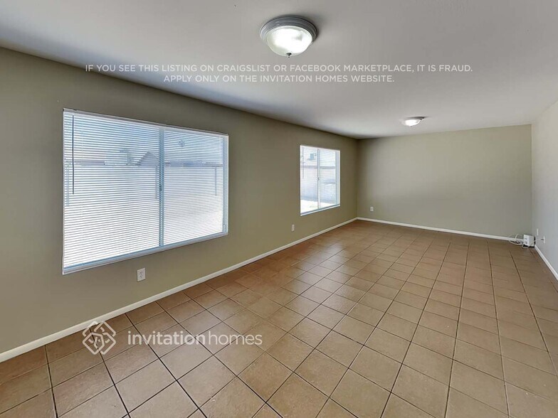 Building Photo - 10902 W Montecito Ave