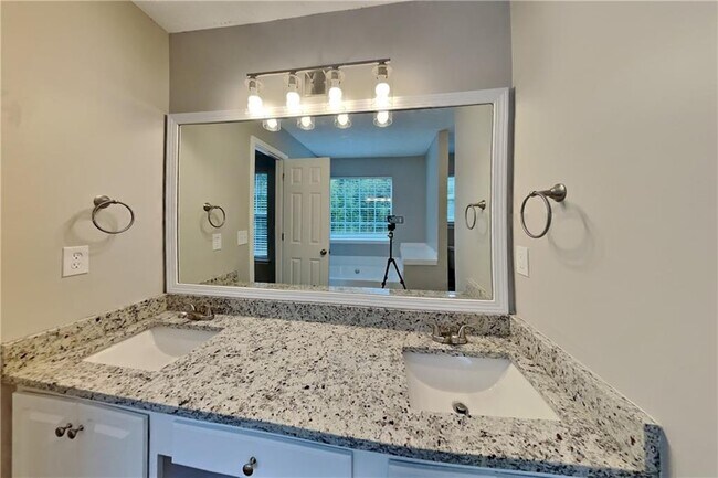 Building Photo - 3059 Brass Dr