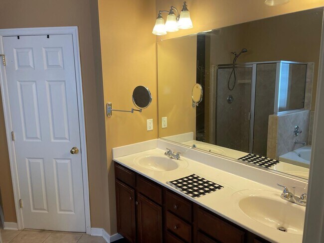 Building Photo - 2509 Sailboat Pl