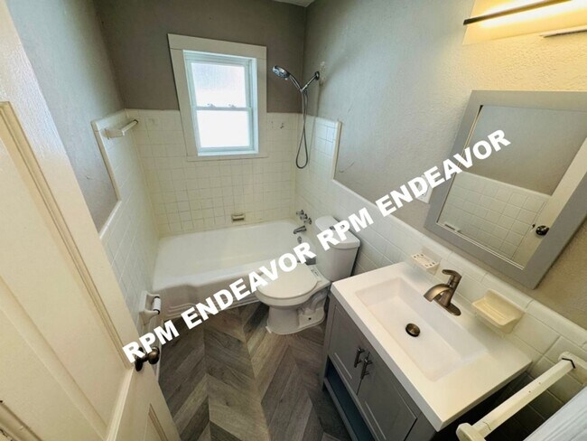 Building Photo - Modern Charm in University City: Your Ideal Rental Awaits!