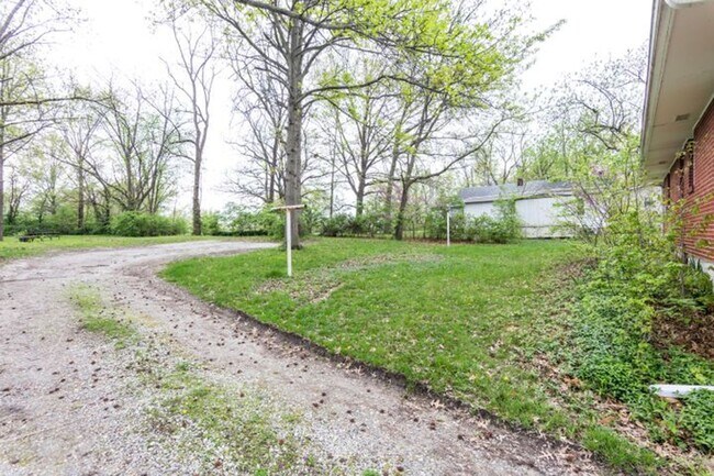 Building Photo - 1BR/1BA Duplex in Convenient Location! Har...