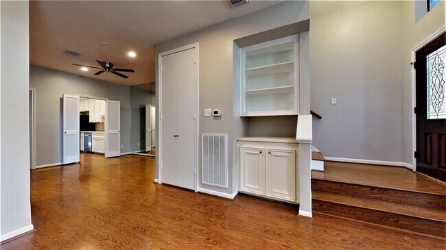 Building Photo - 727 Bunker Hill Rd