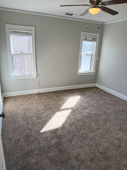 Building Photo - 322 Sunset Terrace