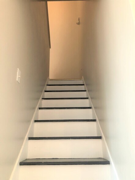 stairs - 5975 Alder St