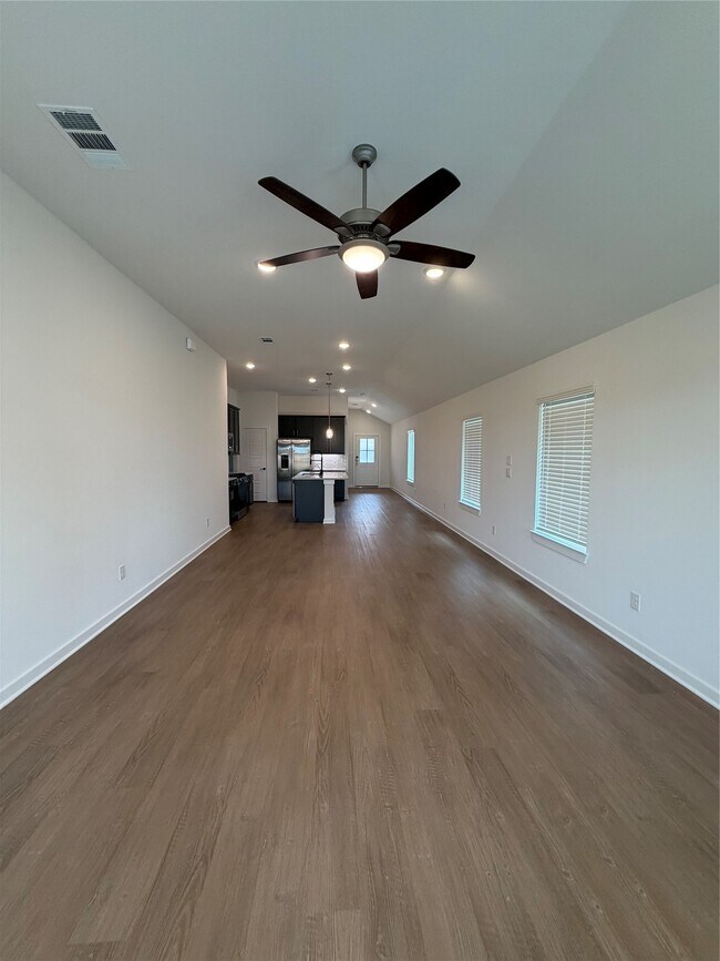 Building Photo - 8123 Kay Hbr Dr